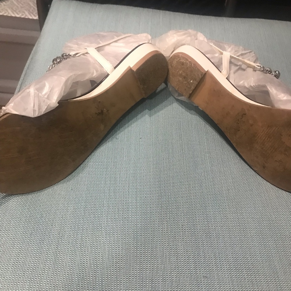 White sandals - Picture 3 of 5
